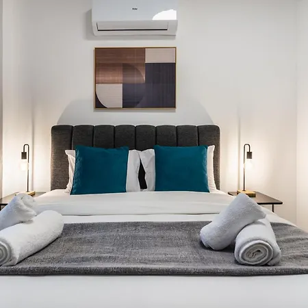 B&w 2-bedroom *