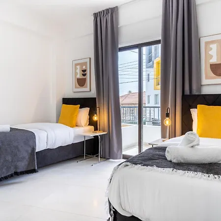 B&w 2-bedroom
